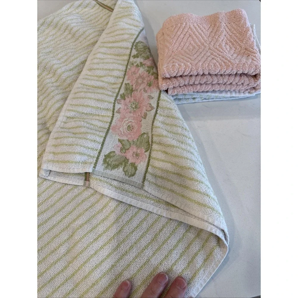 VTG Bathroom Towel Lot 4 Avocado Green Pink Floral Strip Bath‎ Hand Wash Retro